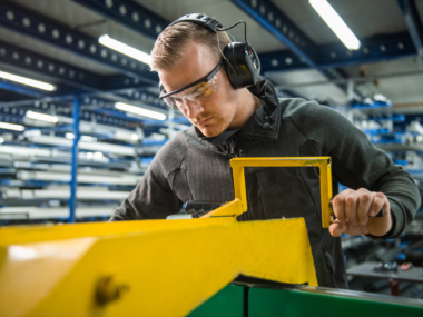 Over De Zonweringfabriek Rolluiken op zonne-energie contact