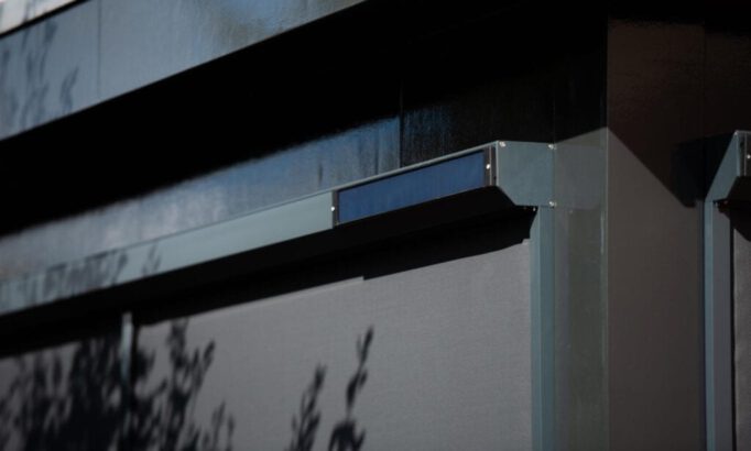 Screens Op Zonne Energie Met Solar Motor