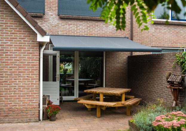 Antraciet zonnescherm solar rolluiken antraciet rolluiken