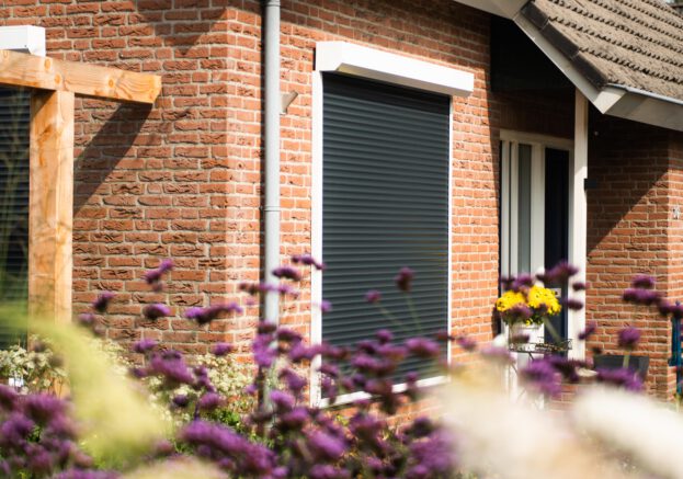 Rolluiken buiten tuin