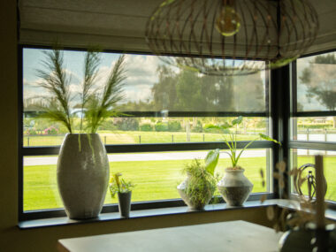 Buitenzonwering ritsscreens antraciet binnen