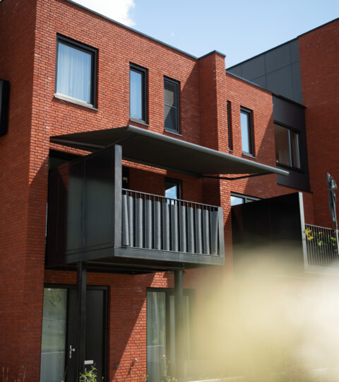 Buitenzonwering Zonnescherm Knikarmschermen Balkon De Zonweringfabriek