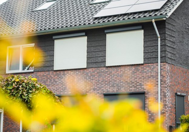 Antarciet witte rolluiken op woning