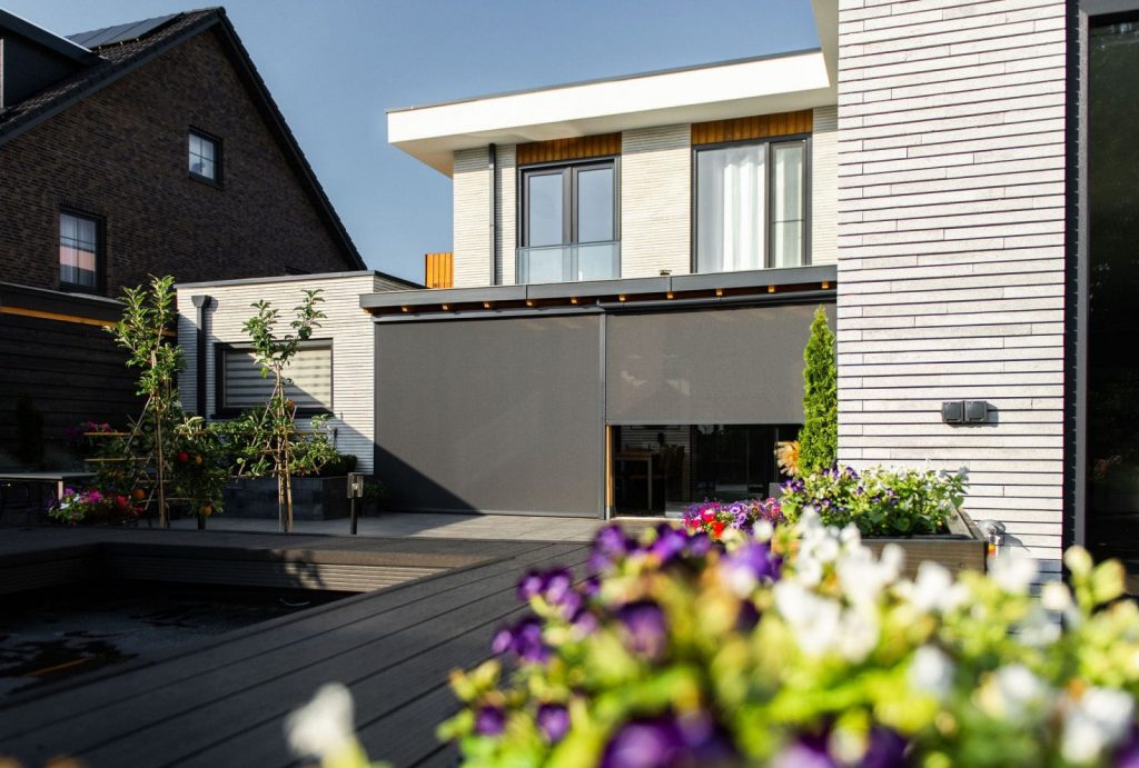 Zonwering en zonnescherm buitenkant raam Zonweringfabriek.nl